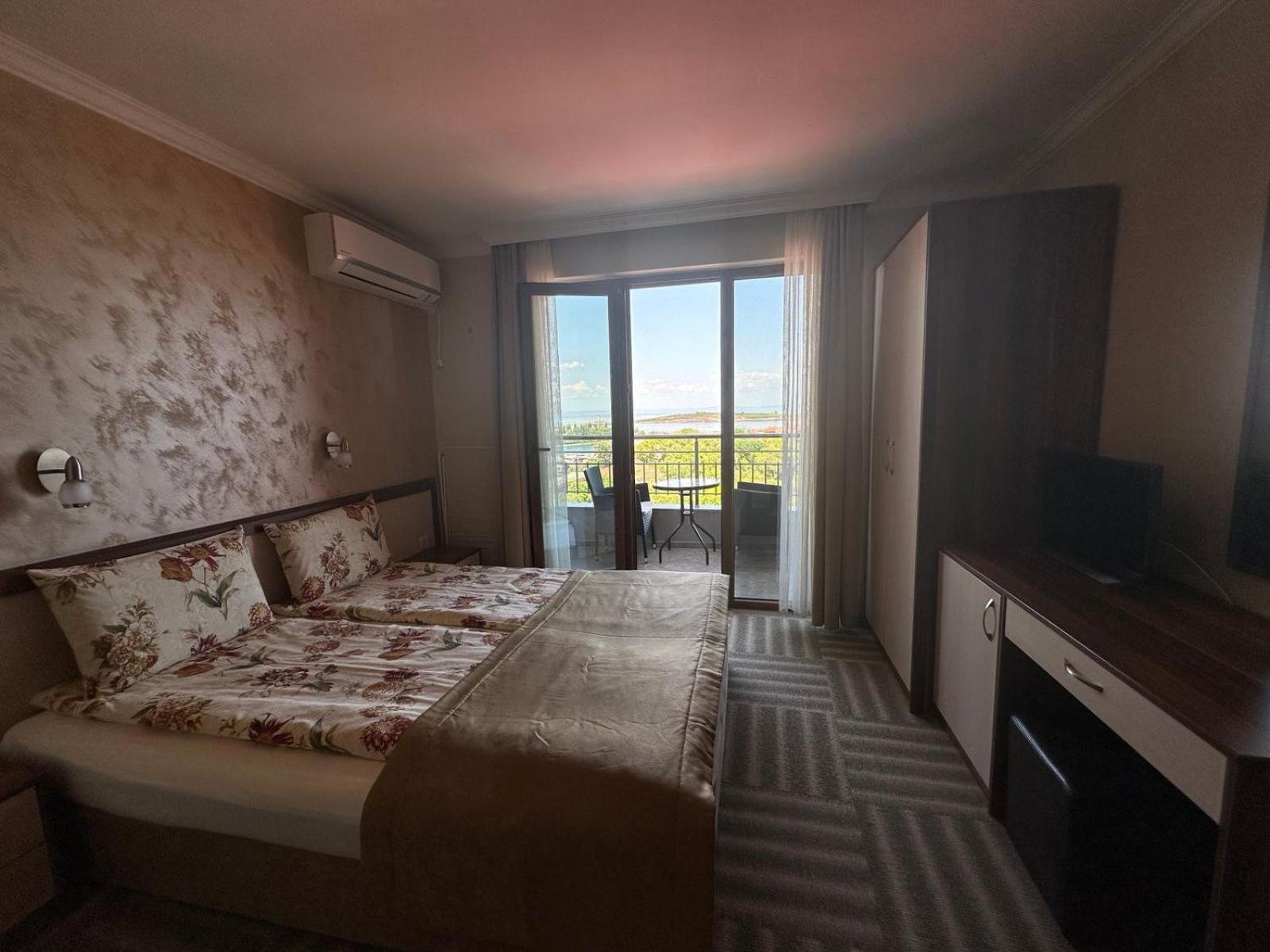 Family Hotel Radiana Созополь Екстер'єр фото