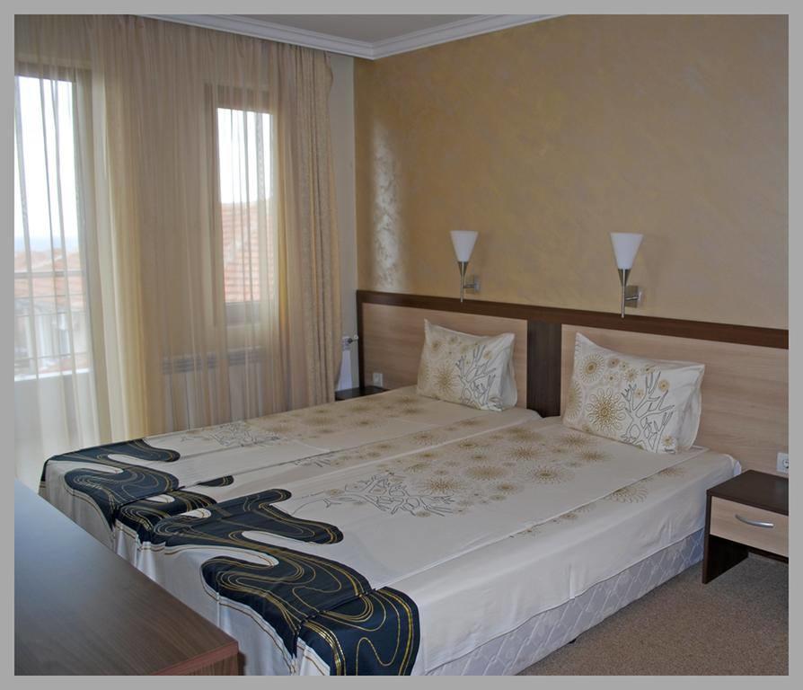Family Hotel Radiana Созополь Екстер'єр фото